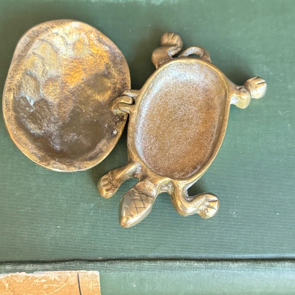 Vintage Brass Tortoise Turtle Secret Trinket Box w Hinged Lid - Picture 3 of 6